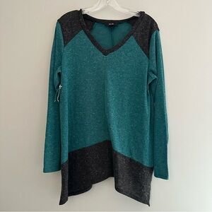 AGB New with tags Green Teal and Black Shark Bite Hem long sleeve shirt